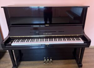 Yamaha U3