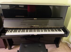 Yamaha U2
